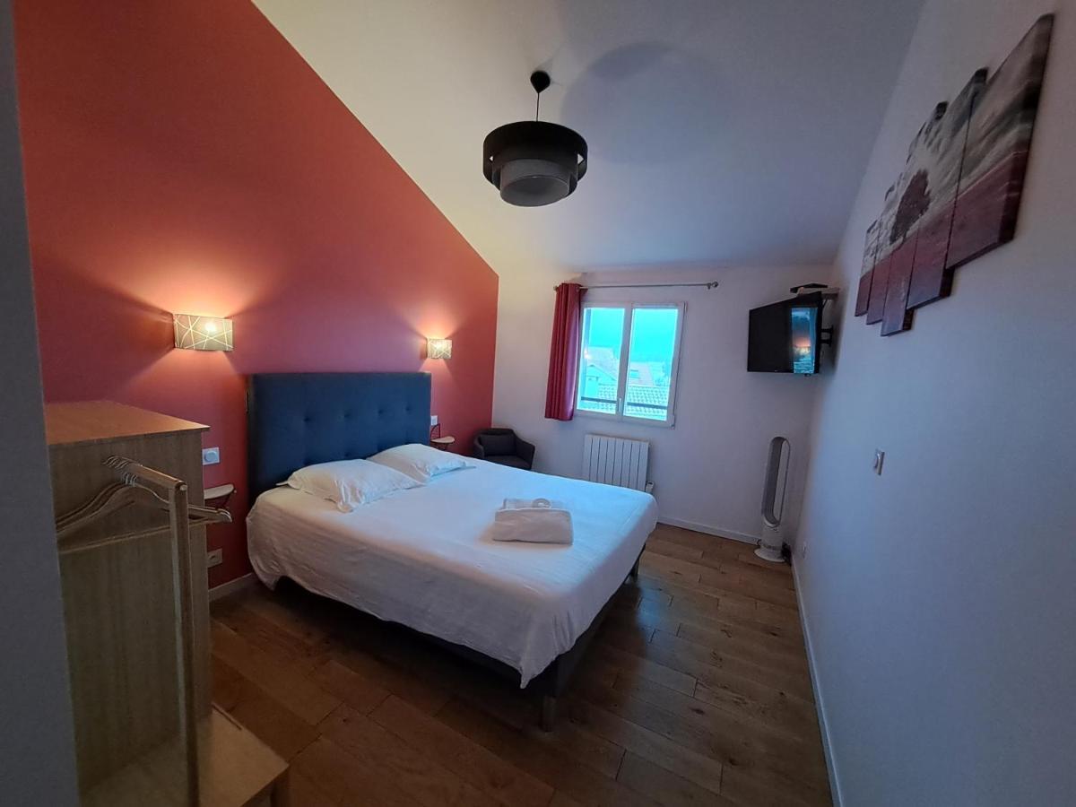 Hotel L'Auberge Canaulaise Lacanau Esterno foto