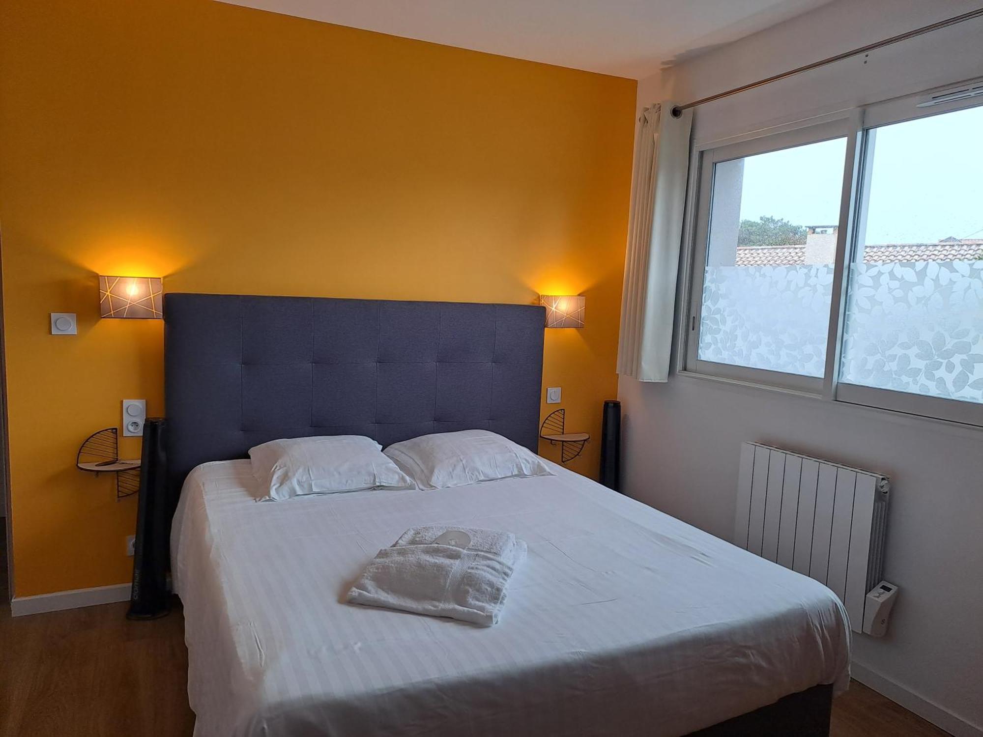 Hotel L'Auberge Canaulaise Lacanau Esterno foto